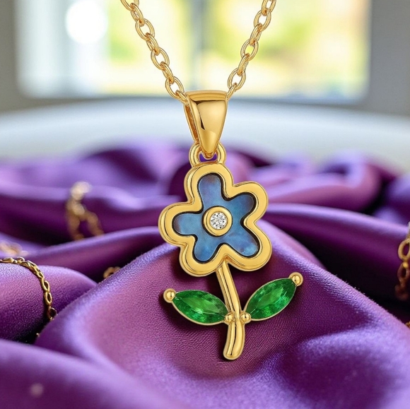 🆕️18K Gold Plated Dainty Flower Necklace 🌿 Abalone Shell 🌟 Sparkling Zirconia - Picture 6 of 11